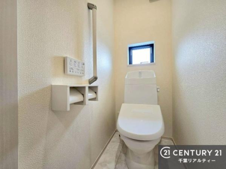 �g�C�� �������֍��ɂ��A�~��͕֍����g�����ł���̂ŗ₽���֍��ɍ��炸�ɍςފ������d�l�ł��I�V���v���ȃJ���[����Ƃ��Ă���̂ŁA������ꂪ���₷���ł��B