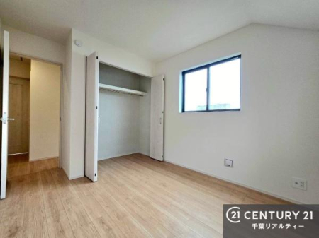 �m�� ���邭���ʂ��̗ǂ������ł��B�u�V���v���v�Ƀf�U�C�����ꂽ�����B���R�x�������̂ŉƋ�⃌�C�A�E�g�ł��D�݂̋�Ԃ�n��グ���܂��B�����x�A���n�ɂĂ��m�F���������B
