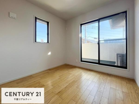 �Q�� �o���R�j�[�ɖʂ����m���B�D���������������ޗm���́A���̖ڊo�߂��C�������ǂ������ł��ˁB���������Ԃ��������Ɖ߂������Ƃ��ł��܂��B�D�����F�����̃t���[�����O���ǂ�ȉƋ�ɂ��}�b�`���܂��I