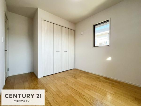 �m�� �o���R�j�[�ɖʂ����m���B�D���������������ޗm���́A���̖ڊo�߂��C�������ǂ������ł��ˁB���������Ԃ��������Ɖ߂������Ƃ��ł��܂��B�D�����F�����̃t���[�����O���ǂ�ȉƋ�ɂ��}�b�`���܂��I