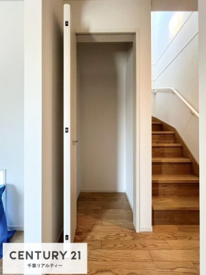 ���[ �u���̕����C�ɂȂ�I�v�u�������Ăǂ�ȏ��H�v�u�����Əڂ����m�肽���I�v�Ǝv������A���C�y�ɂ����k���������B�S���X�^�b�t�����J�ɂ������������܂��B