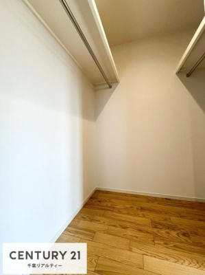 ���[ �E�H�[�N�C���N���[�[�b�g�t���ł��B��������̂��m���Ȃǂ����[���Ă��������ł��ˁI���ɂ���@�������ȂǋG�ߕ��̑傫�ȉƓd�����[�ł��܂��B