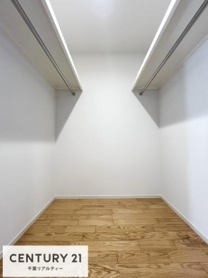 ���[ �E�H�[�N�C���N���[�[�b�g�t���ł��B��������̂��m���Ȃǂ����[���Ă��������ł��ˁI���ɂ���@�������ȂǋG�ߕ��̑傫�ȉƓd�����[�ł��܂��B