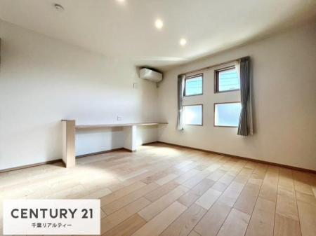 �m�� ���邭���ʂ��̗ǂ������ł��B�u�V���v���v�Ƀf�U�C�����ꂽ�����B���R�x�������̂ŉƋ�⃌�C�A�E�g�ł��D�݂̋�Ԃ�n��グ���܂��B