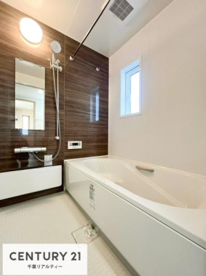 ���� ������Ƃ����������̂���o�X���[���I���K�ȃo�X�^�C��������܂��I
1���̔�����������Ɩ����Ă����f�G�ȃ����N�[�[�V������ԂɂȂ肻���ł��ˁB