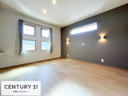 �Q�� �o���R�j�[�ɖʂ����m���B�D���������������ޗm���́A���̖ڊo�߂��C�������ǂ������ł��ˁB���������Ԃ��������Ɖ߂������Ƃ��ł��܂��B�D�����F�����̃t���[�����O���ǂ�ȉƋ�ɂ��}�b�`���܂��I