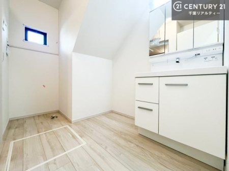 ���ʑ�E���ʏ� �����̂������ʏ��́A���ƕ�������₷���A���ł����K�ɂ��g�����������܂��B�O�ʋ��Ŏg�����肪�ǂ��A�������[�������Ă���܂��̂ŁA���p�i��X�L���P�A�p�i���������萮���ł��܂��B