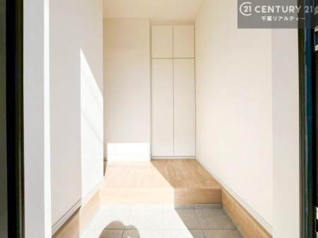 ���� �V���[�Y�{�b�N�X�t���Ȃ̂ŁA���ւ��Еt�����|�������₷���ł��I
�X�b�L���������ւŌ˂��J�����u�ԁA�������̂���S�n������Ԃ��o�}���Ă���܂��B