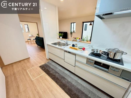 �L�b�`�� ��Ƃ肠�钲���X�y�[�X�ō�Ƃ����₷�����K�ȃL�b�`���ł��I
���q�l�ƈꏏ�ɂ��َq������y���߂�L�X�X�y�[�X�ł��B�y�����������ԂɂȂ肻���ł��ˁI