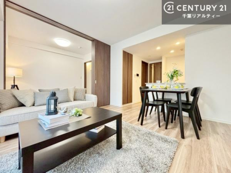 ���r���O �J�����̂���L�XLDK�I�\�t�@�[��_�C�j���O�e�[�u����u���Ă������ɂȂ�Ȃ��̂ŉ��K�ɉ߂����܂��I�R�~���j�P�[�V���������₷�����r���O�ł��I