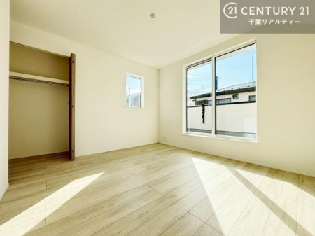 �Q�� �傫�ȑ����炽���Ղ��������A���̖ڊo�߂����K�Ȗ��邳�B���悢�J������������������������͋C�ŁA�������Ƃ���������ԂƂ��ĐQ���ɍœK�ł��B