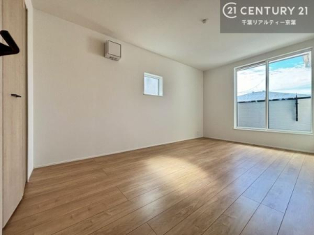 �m�� ���[�X�y�[�X�����Ă��܂��I�������X�b�L�����ڂ��鎖���ł��܂��ˁB
�Ƌ��I�΂Ȃ��V���v���ȃf�U�C���ׁ̈A�Ƌ��I�΂����C�ɓ���̋�ԍ�肪�ł������ł��ˁB