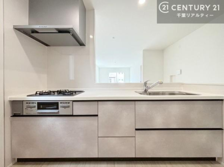 �L�b�`�� ��Ƃ肠�钲���X�y�[�X�ō�Ƃ����₷�����K�ȃL�b�`���ł��I
���q�l�ƈꏏ�ɂ��َq������y���߂�L�X�X�y�[�X�ł��B�y�����������ԂɂȂ肻���ł��ˁI