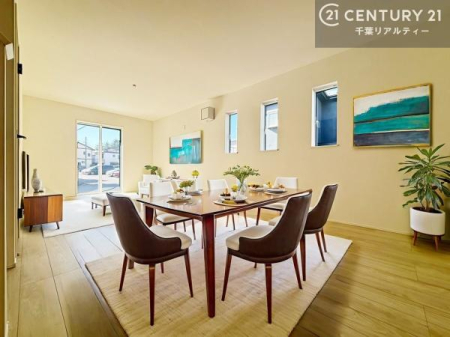 ���r���O �Ƌ��CG�p�[�X�ł��B�傫�ȑ����炽���Ղ�̗z���������閾�邢���r���O�B�J�����̂��郊�r���O�ŉƑ��c���̂��났�̎��Ԃ��߂����܂��B