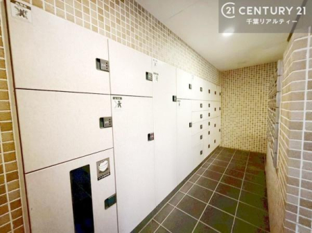 ���̑����p�� ��z�{�b�N�X�����Ȃ̂ŕs�ݎ��ł��ו��̎󂯎�肪�ł��A�Z�����������T�|�[�g�B�Ĕz�B�̎�Ԃ��Ȃ��A���S�E�֗��ȕ�炵���������܂��B