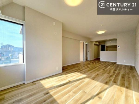 ���r���O �傫�ȑ����炽���Ղ�̗z���������閾�邢���r���O�B�J�����̂��郊�r���O�ŉƑ��c���̂��났�̎��Ԃ��߂����܂��I