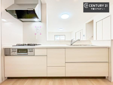 �L�b�`�� �����g���L�b�`�����Y��Ő����Ȃ炨���������̂��y�����Ȃ�܂���ˁB�@�\���ƃf�U�C���������˔������������L�b�`��