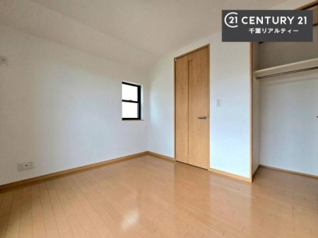 �m�� ���[�X�y�[�X�����Ă��܂��I�������X�b�L�����ڂ��鎖���ł��܂��ˁB
�Ƌ��I�΂Ȃ��V���v���ȃf�U�C���ׁ̈A�Ƌ��I�΂����C�ɓ���̋�ԍ�肪�ł������ł��ˁB