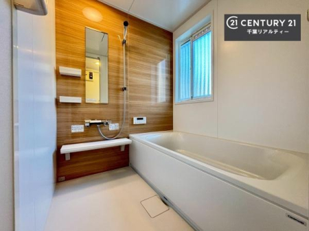 ���� ������Ƃ����������̂���o�X���[���I���K�ȃo�X�^�C��������܂��I
1���̔�����������Ɩ����Ă����f�G�ȃ����N�[�[�V������ԂɂȂ肻���ł��ˁB