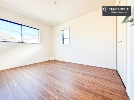 �q������ ���[�X�y�[�X���������Ă���A�ߗނ₨������A�w�p�i�Ȃǂ��������萮���ł��܂��B���������L���g���邽�߁A���K�Ő������Z��Ԃ��������܂��I