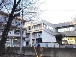 ���ӊ� �y���w�Z�z��t�s�����]�����w�Z�F1300m