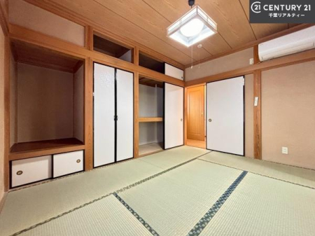 �a�� �^�^�~�̍��肪���炬��^����A�����b�N�X��ԁB�����傫���J�����̂���a���ƂȂ��Ă���܂��B���{�l�̐S������u�a�v�̋�ԁB�䑐�̍���Y����Ԃ͖����̂ЂƎ������o���Ă���܂��I