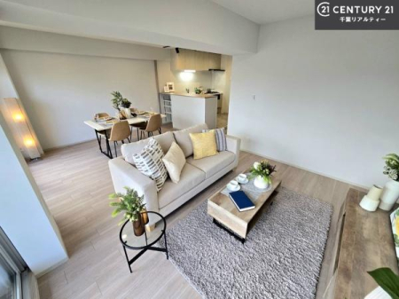 ���r���O �傫�ȑ����炽���Ղ�̗z�������������ޖ��邢LDK�B
�z����E�ʕ��ǍD�ł��I�Ƒ��Ɩ��邢�������Ŋy�����߂��������ł��I�����x���������������B