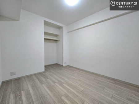 �m�� ���[�X�y�[�X���t���Ă���̂ŁA�}�ȗ��q���ł��U�炩��������������T�b�ƕЂÂ����đ�ϕ֗��ł��I�ǖʂ��L�X���Ă���̂ŁA�׋�����x�b�h�̒u����ɍ���܂���I