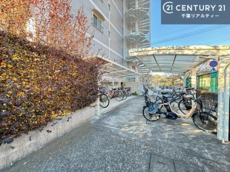 ���̑����p�� ���p�����E���]�Ԓu����ł��B
���]�Ԃ�����΍s���͈͂��L���肨�o�����֗��ł��I�󂫏󋵂Ɋւ��Ă͂��C�y�ɂ��₢���킹���������I