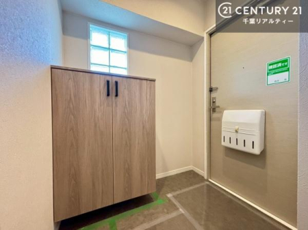 ���� �V���[�Y�{�b�N�X�t���Ȃ̂ŁA���ւ��Еt�����|�������₷���ł��I
�X�b�L���������ւŌ˂��J�����u�ԁA�������̂���S�n������Ԃ��o�}���Ă���܂��B
