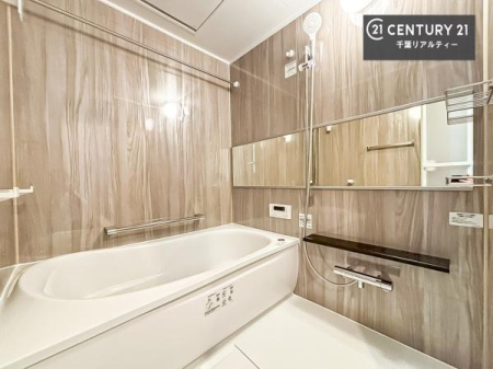 ���� �������������l�̕��͋C�̃o�X���[���́A�����o�Ă��ăo�X�^�C�����[���I
���d���撣���Ă��邲�J���ɂ��D�݂̓����̓����܂����āA�y����ł݂Ă͂������ł��傤���H
