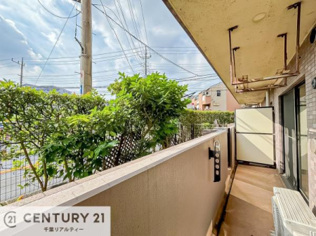 �Z�˂���̒��]�ʐ^ ������������Z��X�A���͂ɂ͍����������Ȃ��A�΂������󂪍L���J����������A
�z�����傫���Ղ��邱�Ƃ�����܂���B�C�����̗ǂ������ʂ蔲����X���݂ł��B