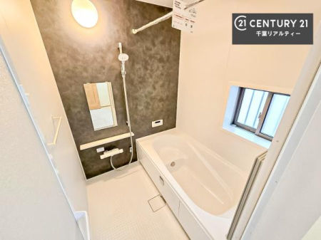 ���� �������������l�̕��͋C�̃o�X���[���́A�����o�Ă��ăo�X�^�C�����[���I
���d���撣���Ă��邲�J���ɂ��D�݂̍���̓����܂����āA�y����ł݂Ă͂������ł��傤���H