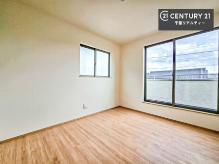 �m�� �o���R�j�[�ɖʂ��Ă���m���ł��B���邭�����肪����A���C����������ł��܂��I���N���āA�O�ɏo�Ĕw�L�т����[�ċz�����ǂ������}������邱�Ƃ��ł��܂��B