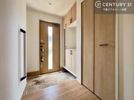 ���� �V���[�Y�{�b�N�X�t���Ȃ̂ŁA���ւ��Еt�����|�������₷���ł��I
�X�b�L���������ւŌ˂��J�����u�ԁA�������̂���S�n������Ԃ��o�}���Ă���܂��B
