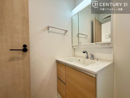 ���ʑ�E���ʏ� �O�ʋ��d�l�̐��ʏ��́A�g�����Ȃ݂����₷������I���͎��[�ɂȂ��Ă��܂��B�h���C���[�₨���ϓ����Еt������̂Ő��ʑ������X�b�L���ƌ����邱�Ƃ��o���܂��I