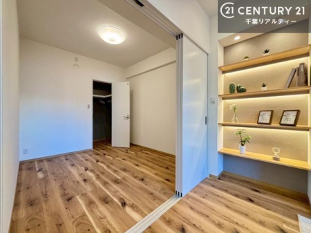 �m�� ���[�X�y�[�X�����Ă��܂��I�������X�b�L�����ڂ��鎖���ł��܂��ˁB
�Ƌ��I�΂Ȃ��V���v���ȃf�U�C���ׁ̈A�Ƌ��I�΂����C�ɓ���̋�ԍ�肪�ł������ł��ˁB