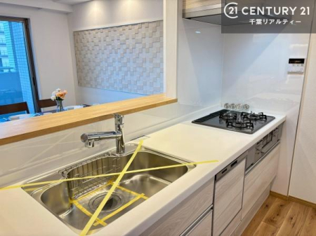 �L�b�`�� ���C�h�ȃV���N�ł��ˁI�������˂ɂ������������₷���Ǝ����y�X�d�l�̃V�X�e���L�b�`���ł��I
�f�U�C�����Ƌ@�\�������˂��L�b�`���Ő�����������܂��ˁI