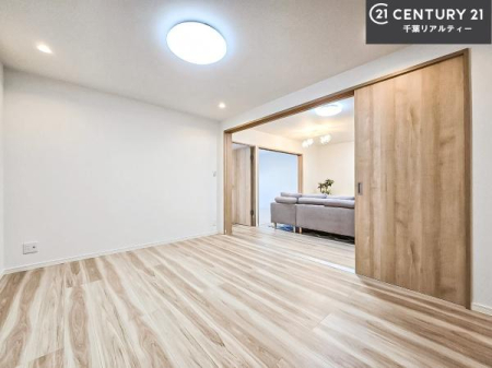 �q������ �_�炩���z�����������ޖ��邢�����������o����݌v�B�ʌ��̎��鑋���C�����̗ǂ���������n��グ�܂��B���̖ڊo�߂��X�b�L�����܂��I