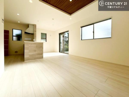 ���r���O �J�����̂���L�XLDK�I�\�t�@�[��_�C�j���O�e�[�u����u���Ă������ɂȂ�Ȃ��̂ŉ��K�ɉ߂����܂��I�R�~���j�P�[�V���������₷�����r���O�ł��I