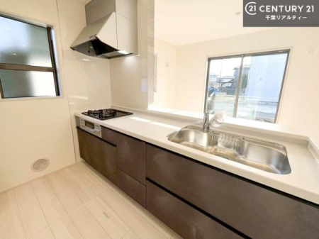 �L�b�`�� ��Ƃ����₷���V�X�e���L�b�`���ł��I���[����������t���Ă���̂ŁA�����X�y�[�X�ɕ���u���Ȃ��čςނ̂ŁA�L�X�g���āA���K�ɍ�Ƃ��ł��܂��I