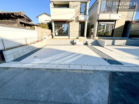 ���ԏ� ���ԃX�y�[�X��2�䕪����܂��I�Z�J���h�J�[�͂������A�o�C�N�⎩�]�ԂȂǂ��u���ꏊ�ɍ���܂���B