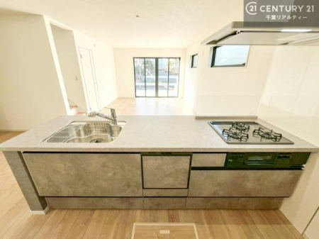 �L�b�`�� ��Ƃ����₷���V�X�e���L�b�`���ł��I���[����������t���Ă���̂ŁA�����X�y�[�X�ɕ���u���Ȃ��čςނ̂ŁA�L�X�g���āA���K�ɍ�Ƃ��ł��܂��I