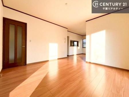 ���r���O �S�n�ǂ����r���O�͉Ƒ������R�ƏW�܂�܂��B�Ƒ��c�R�̎��Ԃ����������ł��B���Ƒ��ƁA����w�[���������Ԃ��߂��������ł��ˁB