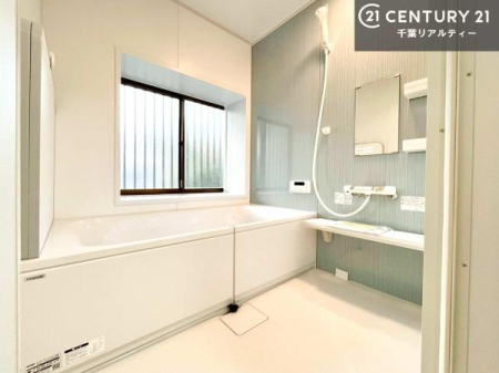 ���� ������Ƃ����������̂���o�X���[���I���K�ȃo�X�^�C��������܂��I
1���̔�����������Ɩ����Ă����f�G�ȃ����N�[�[�V������ԂɂȂ肻���ł��ˁB