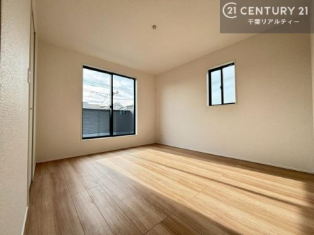 �Q�� �o���R�j�[�ɖʂ��Ă���m���ł��B���邭�����肪����A���C����������ł��܂��I���N���āA�O�ɏo�Ĕw�L�т����[�ċz�����ǂ������}������邱�Ƃ��ł��܂��B