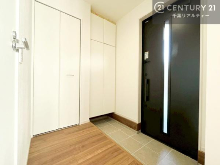 ���� �V���[�Y�{�b�N�X�t���Ȃ̂ŁA���ւ��Еt�����|�������₷���ł��I
�X�b�L���������ւŌ˂��J�����u�ԁA�������̂���S�n������Ԃ��o�}���Ă���܂��B