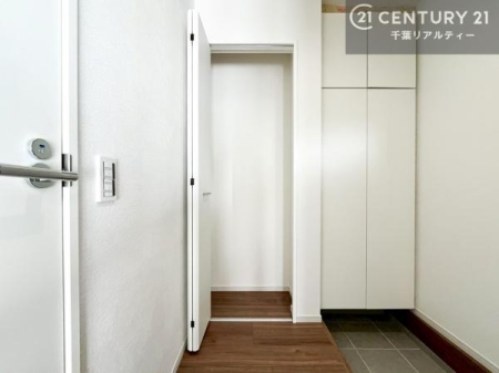 ���� ���֎��[���[�����Ă���̂ŁA���֎��肪�X�b�L���Еt�����q���ɌC�̒u����ɍ���܂���I