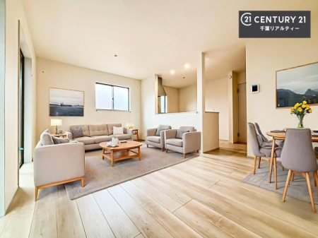 ���r���O �Ƌ��CG�p�[�X�ł��B�D�����z���܂肪���r���O����ł���ċ��S�n�̗ǂ���Ԃ����o���Ă���܂��I
���났�̎��Ԃ��߂����܂��I