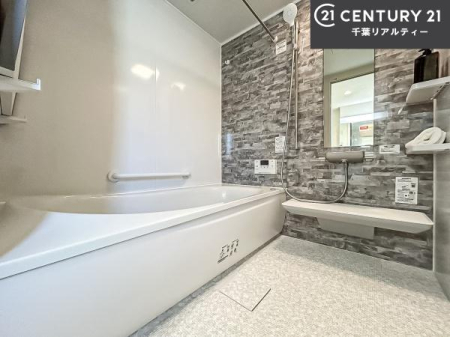 ���� �������������l�̕��͋C�̃o�X���[���́A�����o�Ă��ăo�X�^�C�����[���I
���d���撣���Ă��邲�J���ɂ��D�݂̓����̓����܂����āA�y����ł݂Ă͂������ł��傤���H
